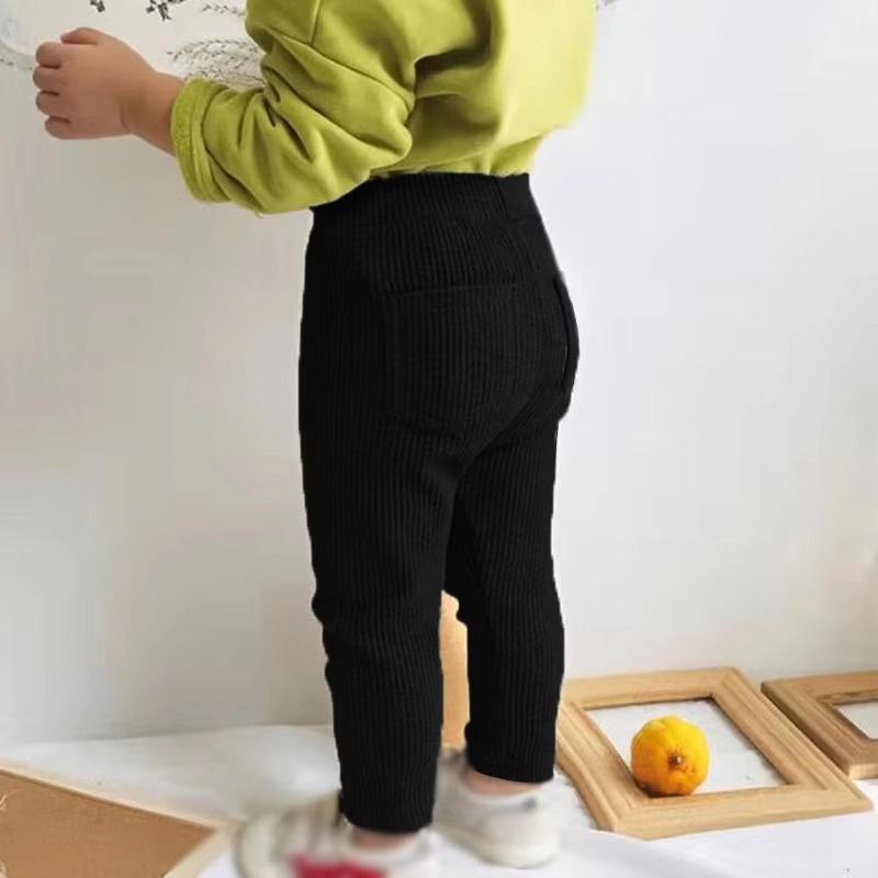 מכנסי קורדרוי עם כיסים